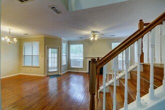 Building Photo - 7 N Spiral Vine Cir