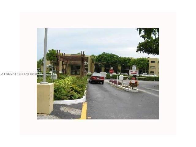 Foto del edificio - 8065 SW 107th Ave