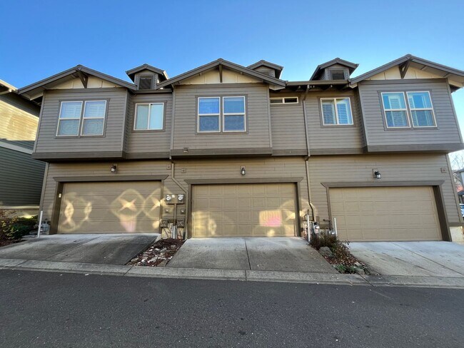 Building Photo - Cozy 3 Bed 2.5 Bath Townhouse in Bethany n...