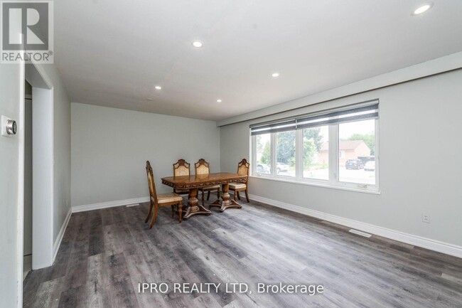 Photo du bâtiment - 7150 Minotola Ave