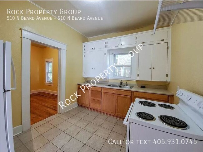 Foto del edificio - Large Downstairs Duplex Available in Shawnee!