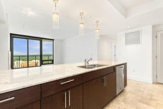 Building Photo - 650 Bellevue Way NE