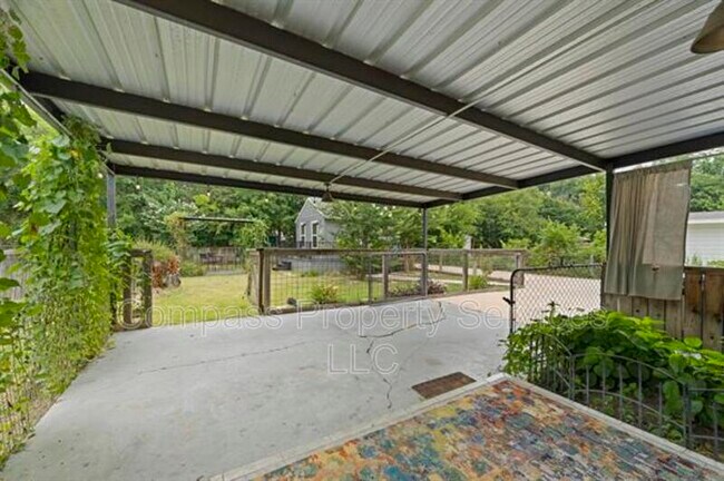 Foto del edificio - 1113 N New Rd