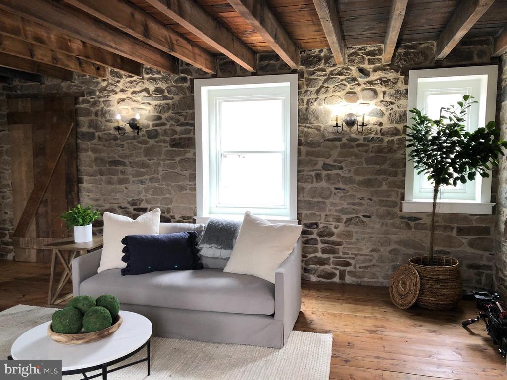 Foto principal - 857 River Rd