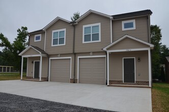 Building Photo - 1561 14th Ave NE