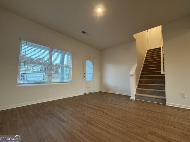 Foto del edificio - 102 Lavender Cir