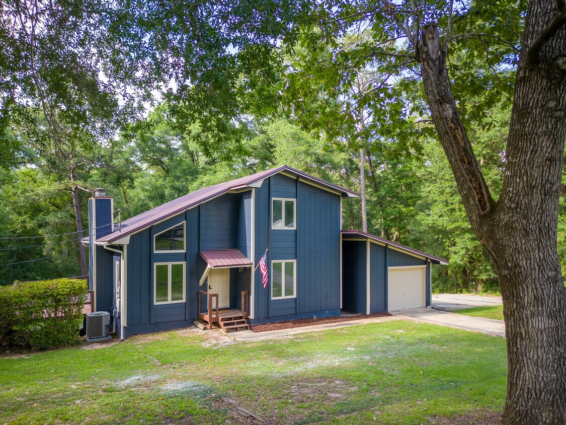 Foto principal - 62 McLean St