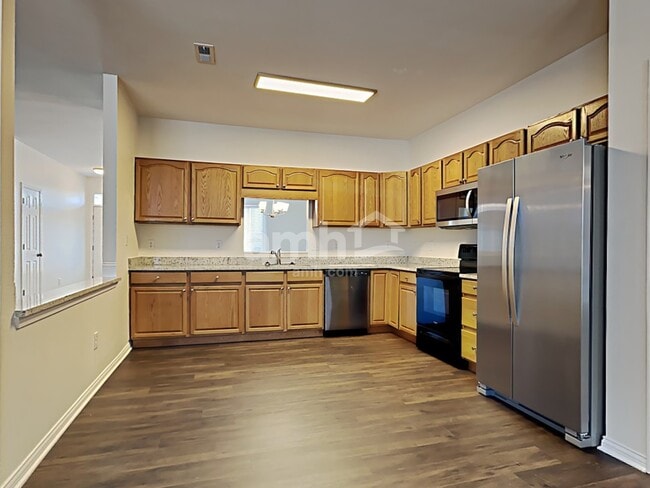 Building Photo - 6392 Pemboke Ct