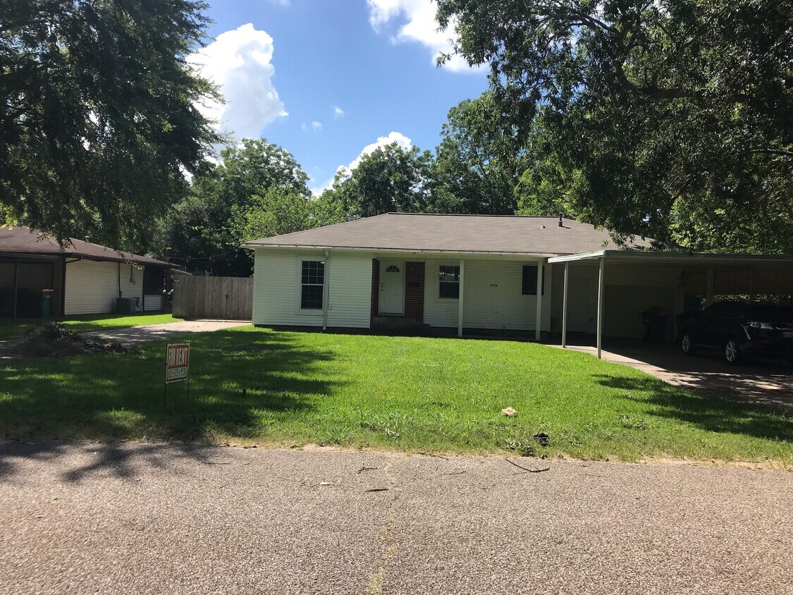 Primary Photo - 2729 Magnolia Dr