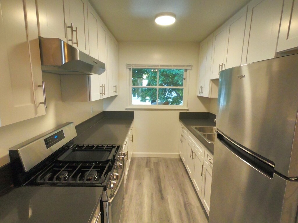 Foto principal - 3321 James M Wood Blvd