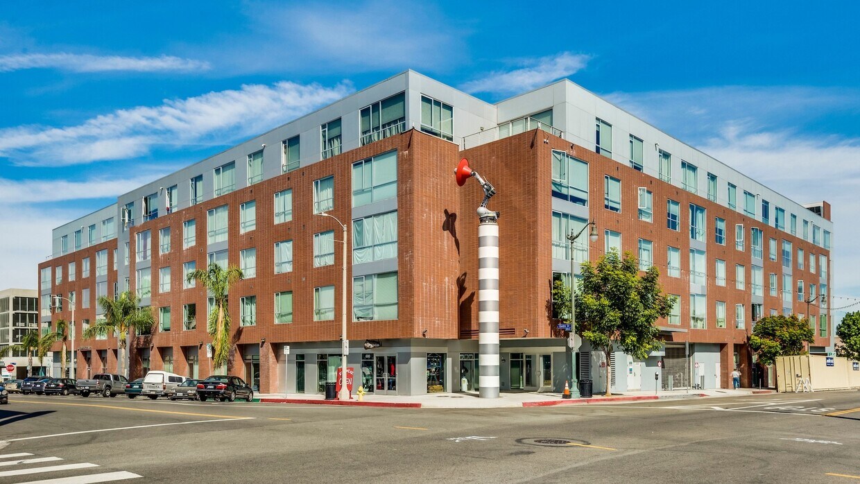 Foto principal - Centre Street Lofts 2 Bed/2Bath