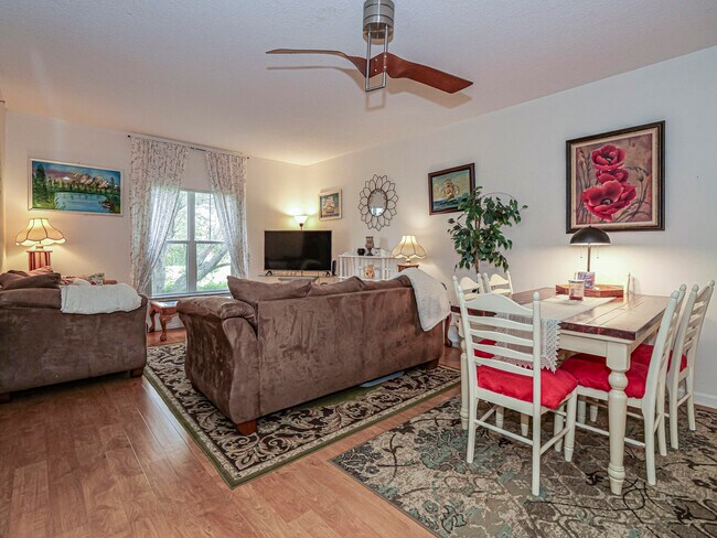 Foto del edificio - 5095 Fairways Cir