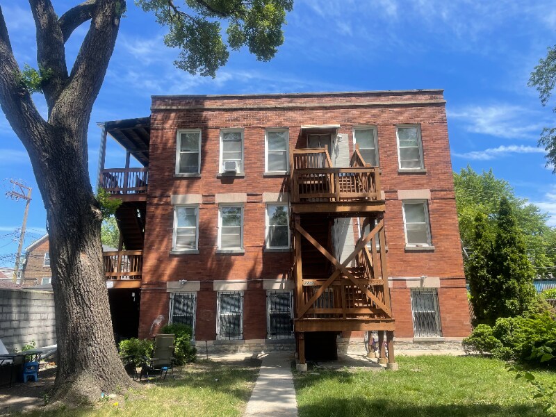 2239 S Drake Ave Unit 3, Chicago, IL 60623 Room for Rent in Chicago