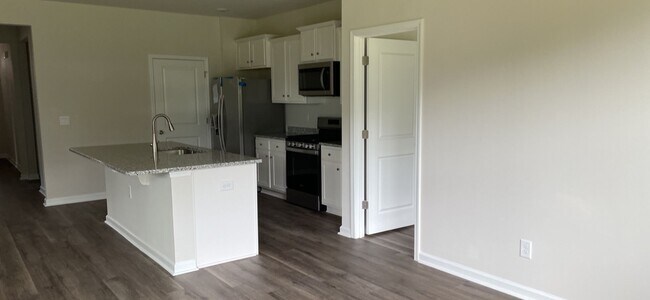 Foto del edificio - Reduced! New build 3 bedroom/2 bath home i...