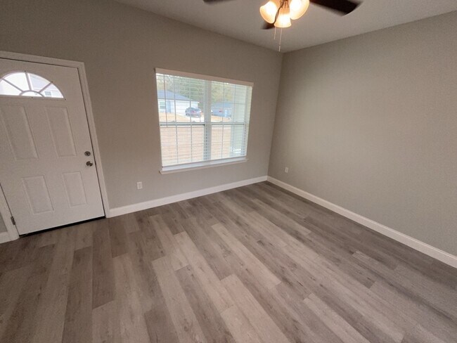 Foto del edificio - 8512 N Merrimac Way