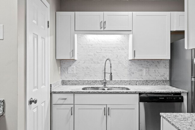 Interior Photo - Skyland Pointe