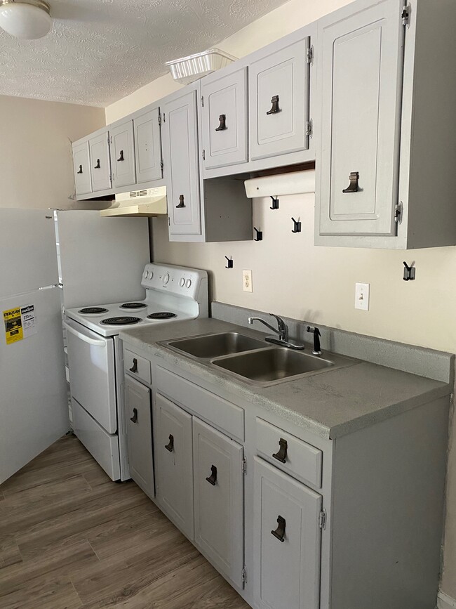 1057 Strickland Bridge Rd Unit 1059 A, Fayetteville, NC 28304