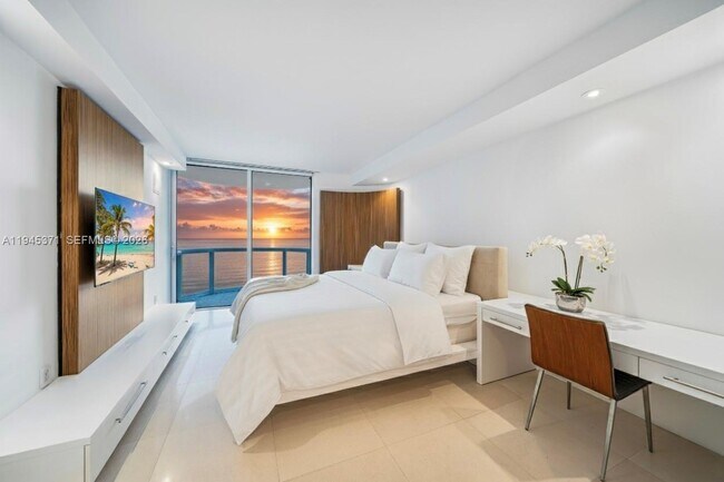 Foto del edificio - 6365 Collins Ave