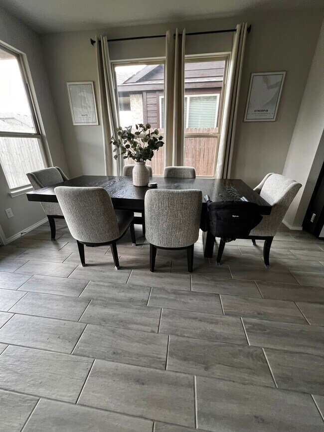 Building Photo - 3226 Sioux Trl