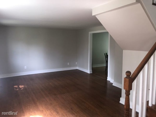 Building Photo - 3 br, 1.5 bath House - 334 W Willox Lane