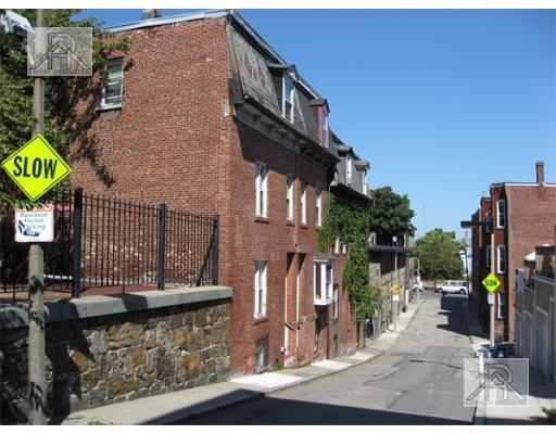 Foto principal - 6 bedroom in Boston MA 02128