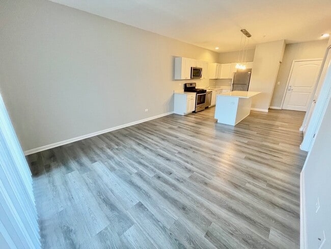 Building Photo - 301 N Madison St