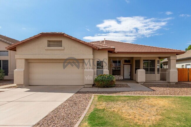 Building Photo - 1112 N Wade Dr