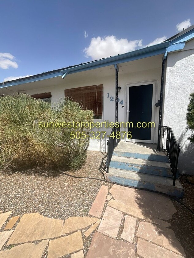 Primary Photo - 2 Bedroom, 1 Bath Home Fully Landscaped