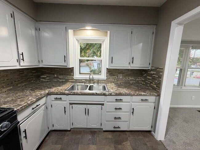 Foto del edificio - 2016 Key Ln