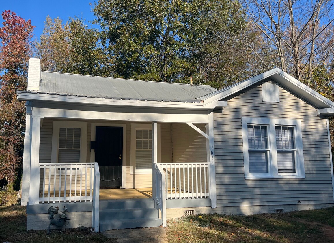 Primary Photo - LIMITED TIME MOVE IN SPECIAL!! FIRST MONTH...