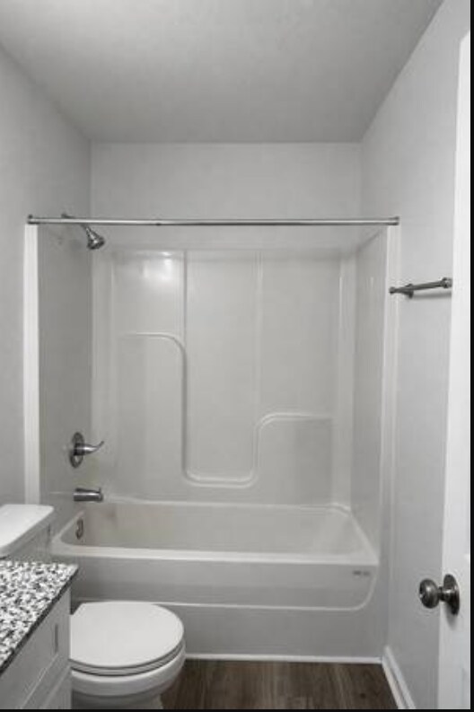 Foto del edificio - 1000 Transmitter Rd