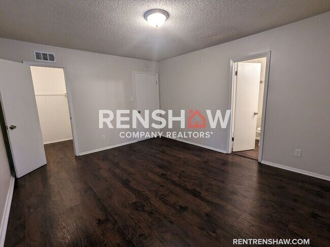 Foto del edificio - Captivating 3 bedroom / 2 bath AVAILABLE i...