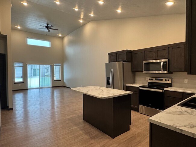 Foto del edificio - 5411 S Huntwood Ave