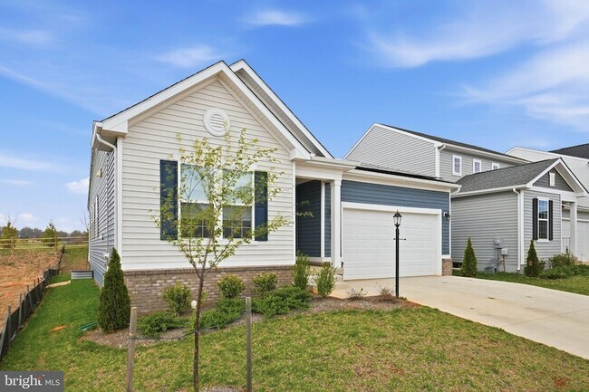 Foto del edificio - 615 Clover Ln