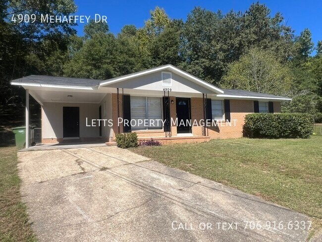 Foto del edificio - Beautifully remodeled brick ranch with a c...