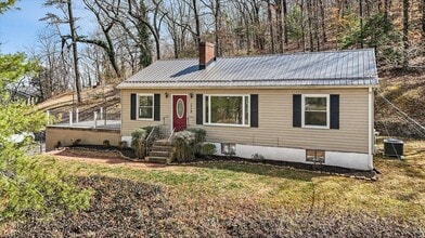 Building Photo - 1718 Clifton Rd