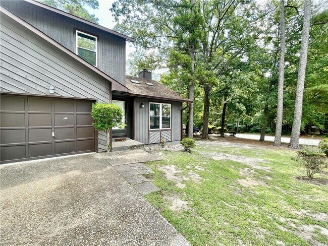 Building Photo - 820 Anarine Rd