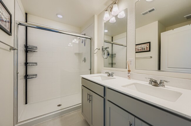 Building Photo - 16270 Mountain Flax Dr