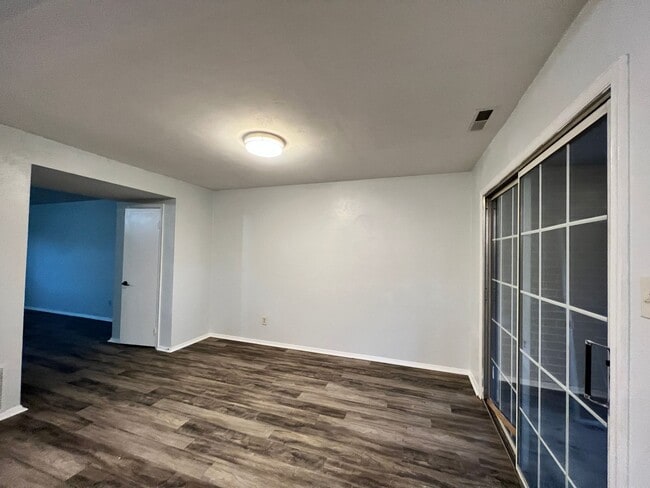 Building Photo - Three-bedroom, two-and-a-half bathrooms in...