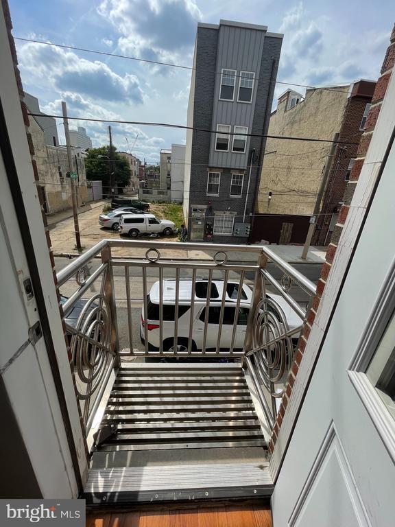 Building Photo - 617 N 11th St