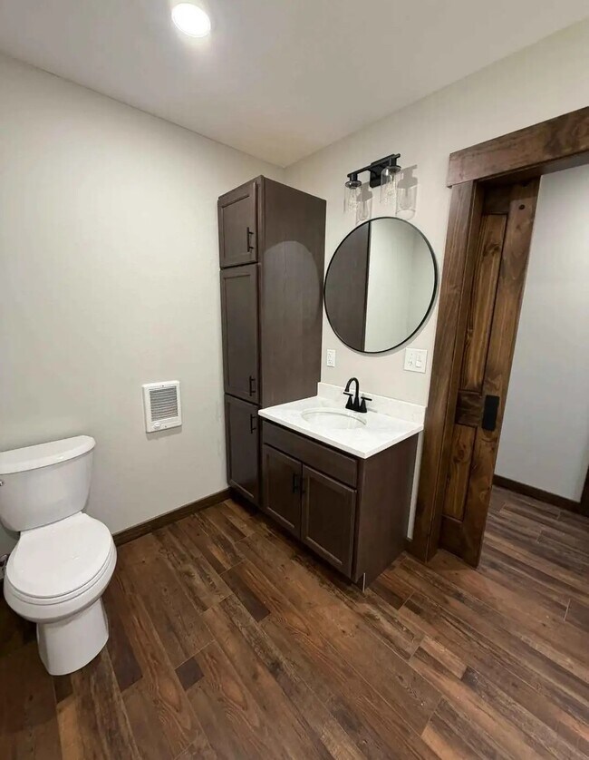 Foto del edificio - 905 W Broadway St