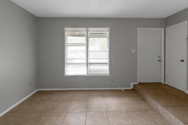 Foto del edificio - 3325 Valley Bend Rd