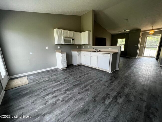 Foto del edificio - 6526 Hunters Creek Blvd