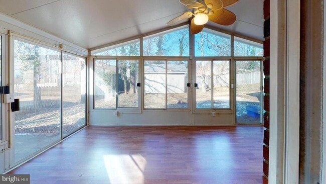 Building Photo - 8606 Magnolia Dr
