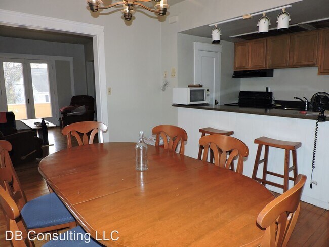 Foto del edificio - 128 W Nixon St