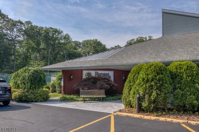 Building Photo - 214 Mountainview Dr