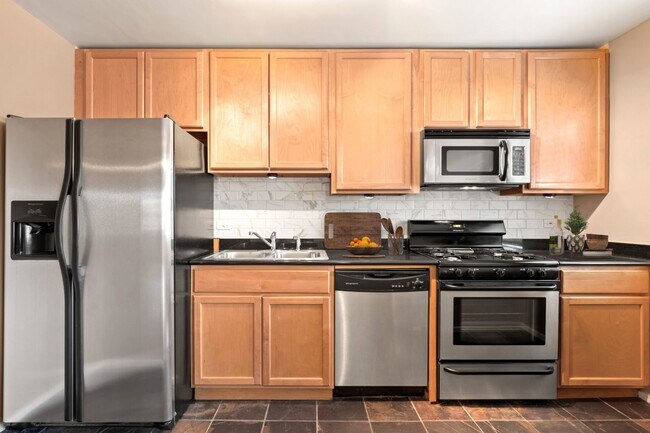 Building Photo - 2100 N Franklin St #4 - Move in Ready!