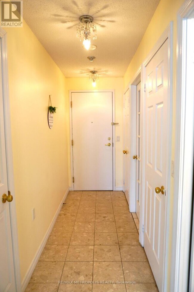 Photo du bâtiment - 2627 McCowan Rd