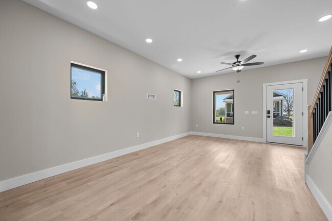 Foto del edificio - 18 Cottage Ct
