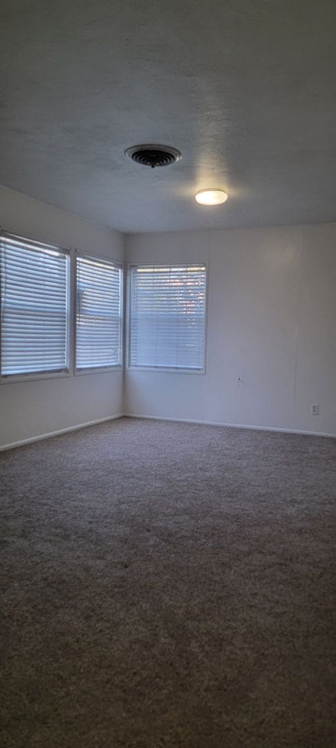 Foto del edificio - 2431 Chester Ln